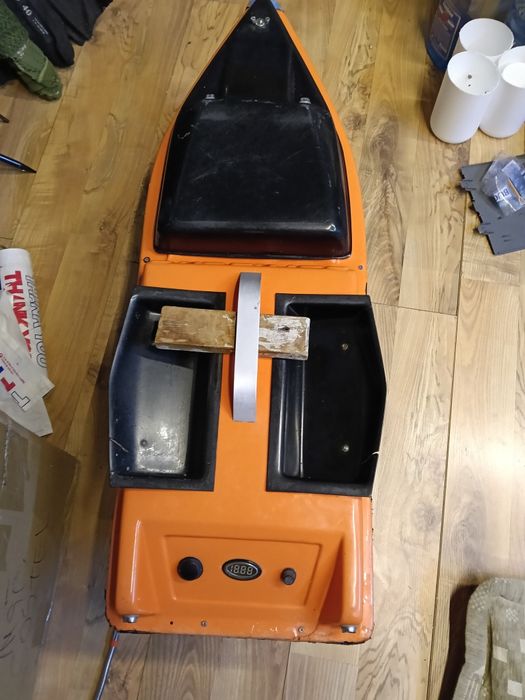 Vând Navămodel perfect funcțional Colibriy 2