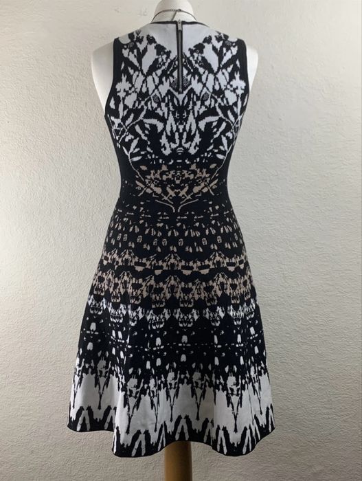 Страхотна рокля Karen Millen