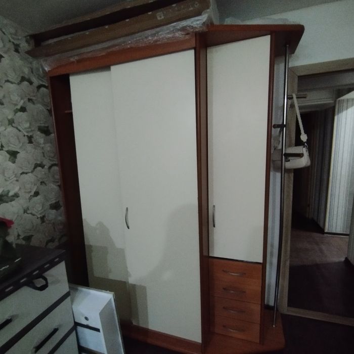 Шкаф для вещей раздвижной