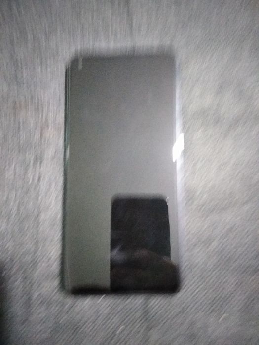 Realme GT Neo2 cu displayul spart. Telefon pentru piese. Placa este ok