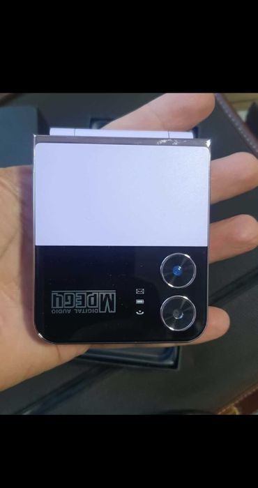 Vand telefon cu 4 sim-uri simultan !!!