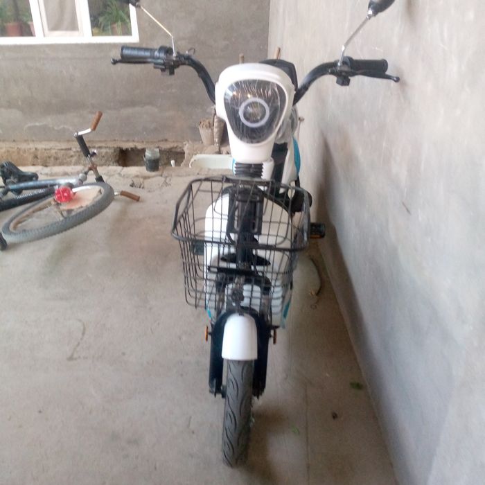 Ассалом алайкум скутер срочна сотилади