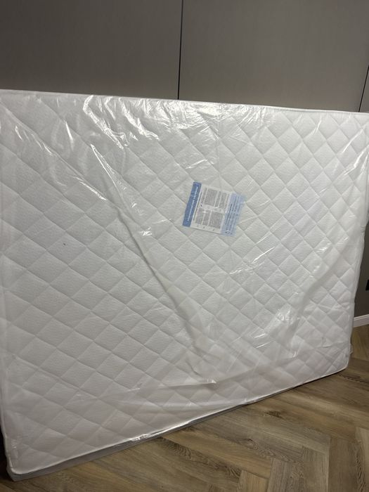 Продаю матрас 2х1,6 метров