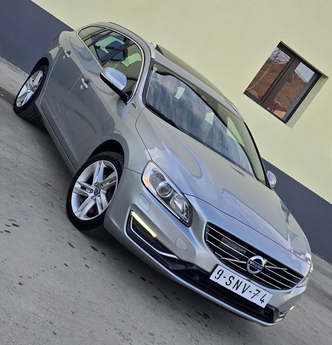 Volvo V60 Plug-In Hybrid * Summum * AWD * 4x4 * Automat