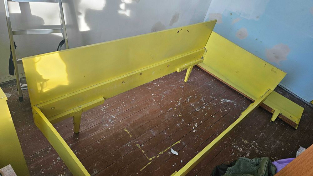 Ъглови легла, много здрави, дърво