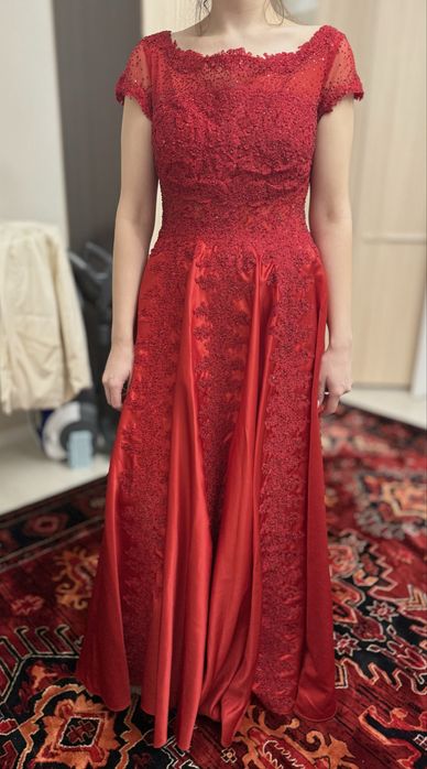 Платье 35.000тг размер 50-52