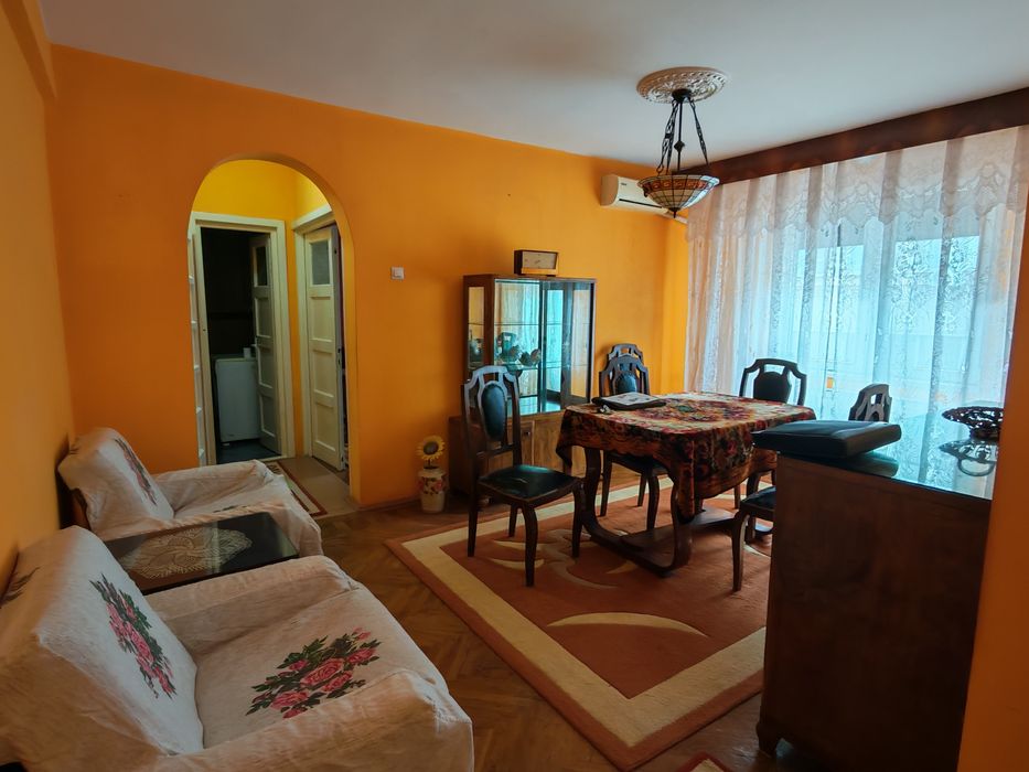 Ultracentral , zona Mall Mercur , apartament 3 camere