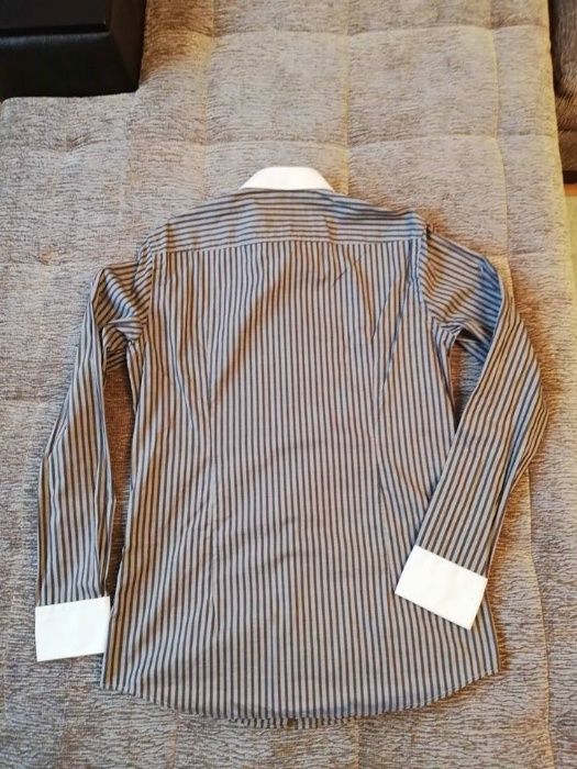 чисто нови ризи Hugo Boss L i M размер