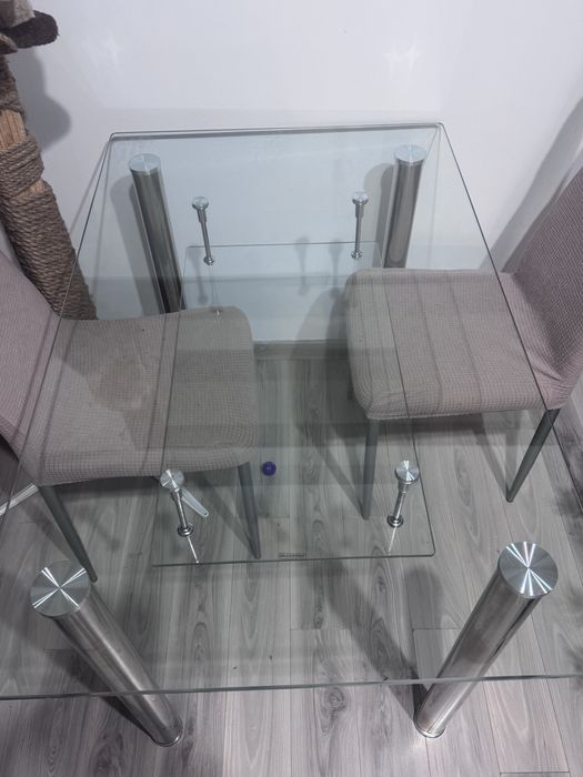 Masa de bucatarie din sticla