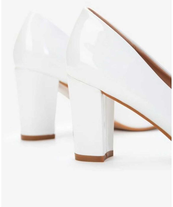 Дамски обувки на ток/Цвят бял