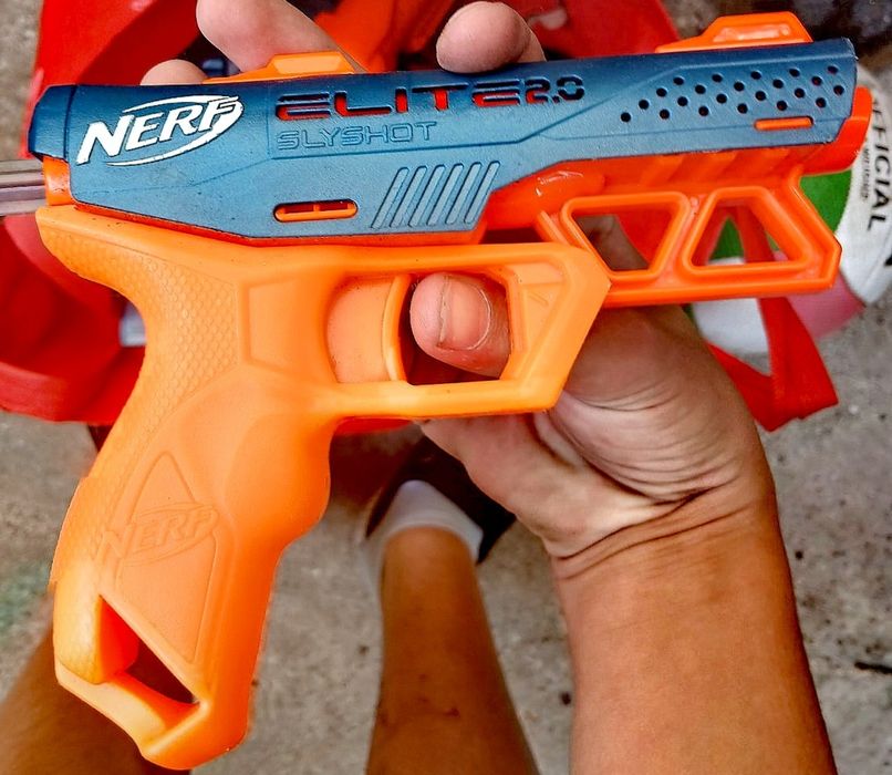 Комплект оригинални Nerf бластери + подарък амуниция!