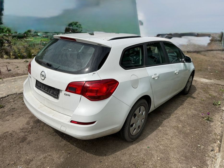 Opel Astra J Sports Tourer 1.7 CDTI 125 CP – Fără acte – Pentru dezmembrări
