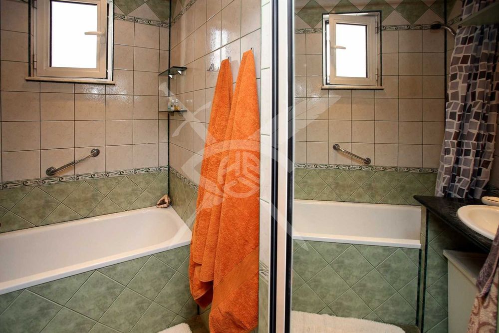 Дава се под наем Тристаен апартамент в София, Център - 140 кв.м за 1475.94 € - Снимка #10