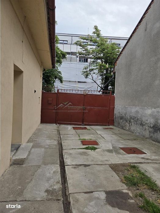 Integris Casa cu 5 camere,curte individuala,Str Gradinarilor,Oradea
