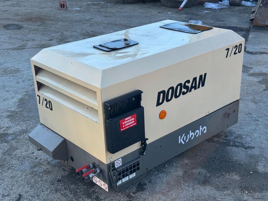 Motocompresor Dossan 7/ 20 , 2m3 / ora / 610 ore / motor kubota