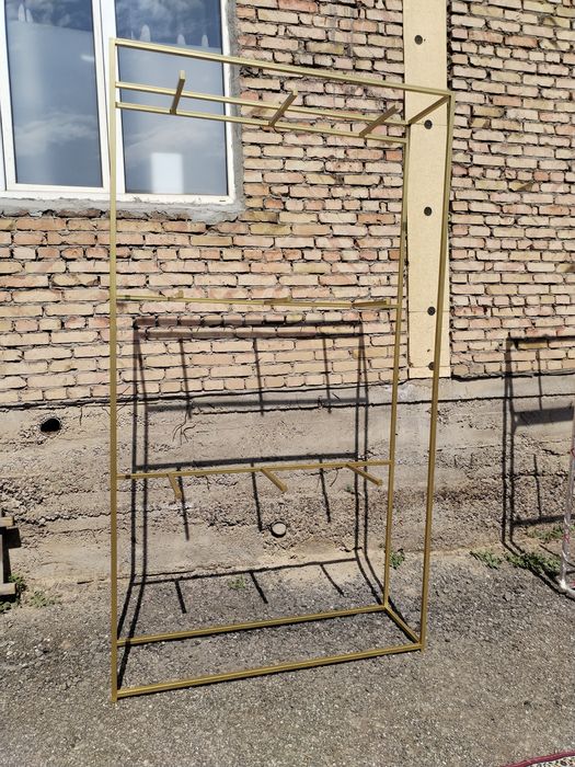 Рейлы стойки для детского магазина