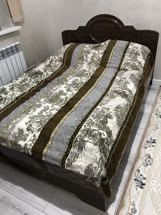Продам спальный гарнитур