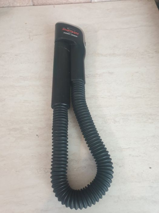Lanterna sarpe profesionala Black Decker Snake Light. Se vinde cu bate