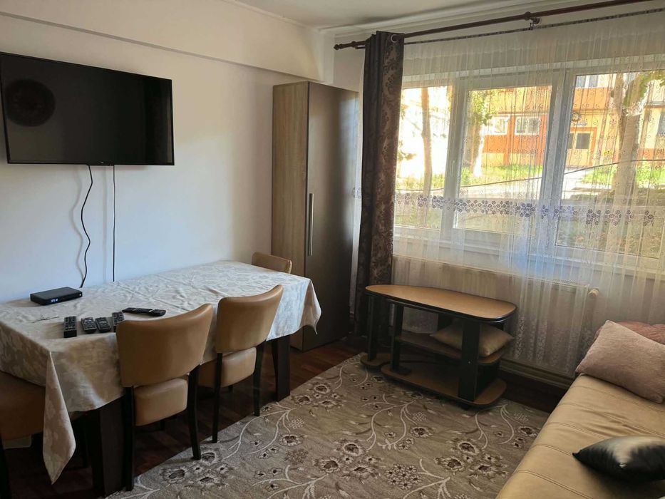 Apartament 2 camere lânga universitate