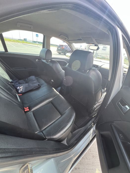 Ford mondeo st 220