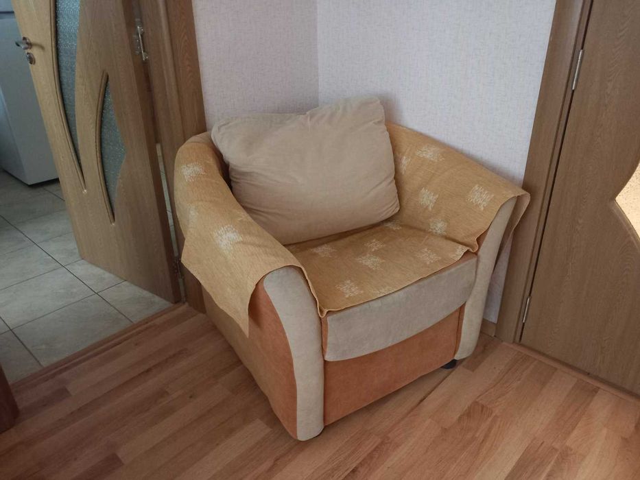 Разтегателен кръгъл диван с 2 фотьоила