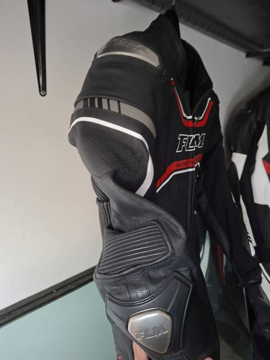 50 FLM Combinezon moto dintr-o piesă
