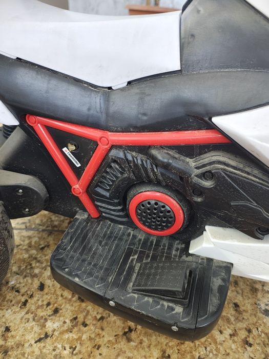 Vând motoreta HP2