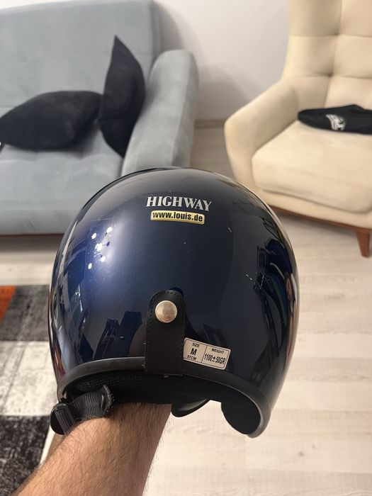 Каска на Highway 1