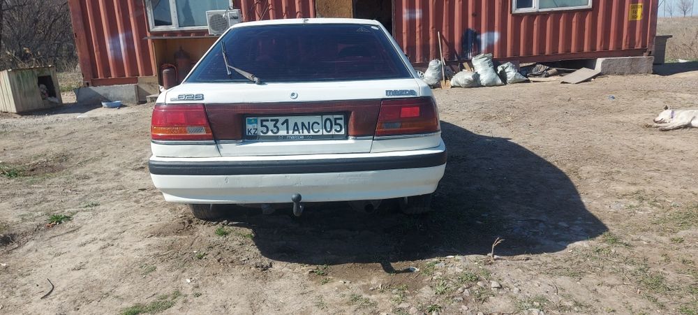 Продам машину мазду 626