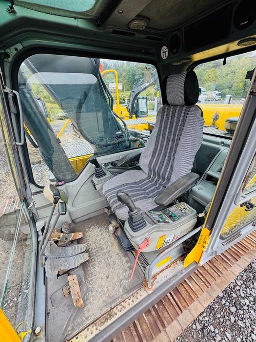 Excavator pe senile Volvo EC 210 BLC, an 2003, 22 tone, 1x cupa sapat