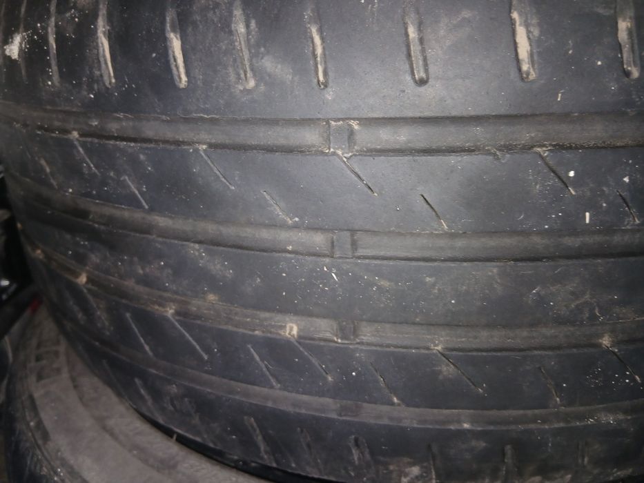 245 40 R18 Vara     .