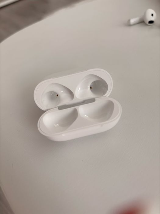 AirPods 4 impecabile nefolosite