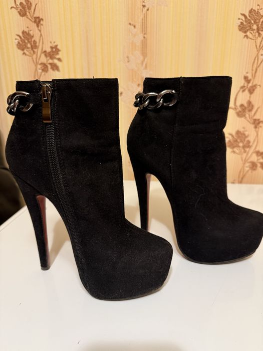 Ботильоны на шпильке