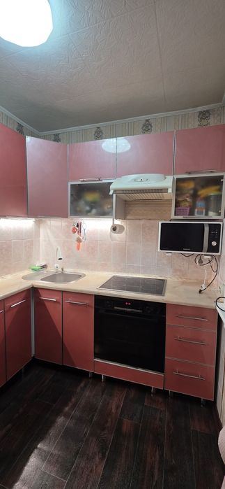 Продам угловой куханный гарнитур