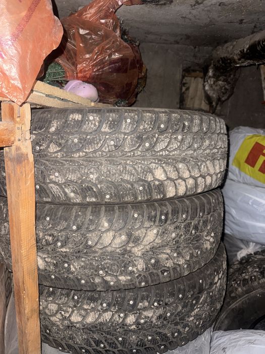 Продам резину на Уаз