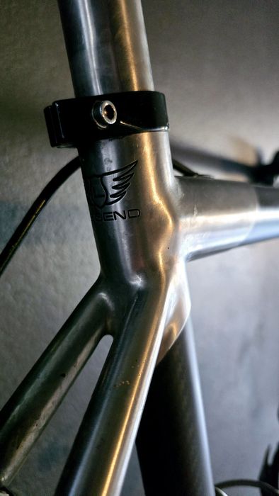 Bicicleta cursiera titan- carbon LEGEND Venticinquesimo