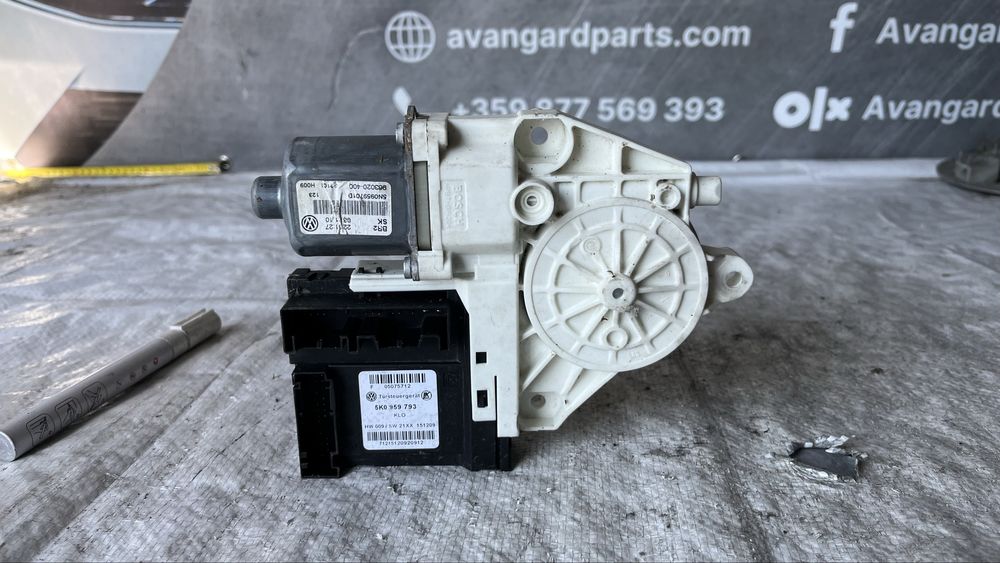 Volkswagen Golf 6 моторче предно ляво стъкло