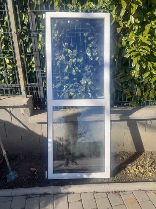 Vând ușa de balcon