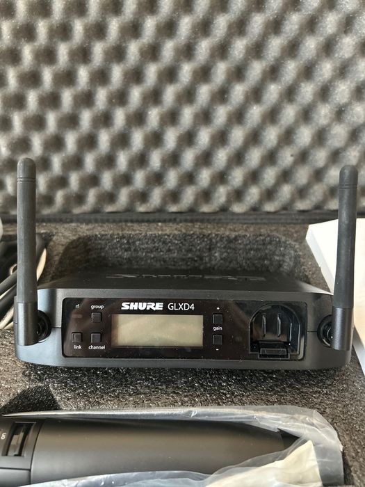 Shure безжичен микрофон GLXD2 и приемник GLXD4