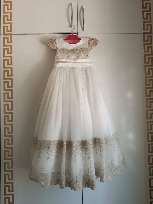 Продаются нарядные платья для девочек