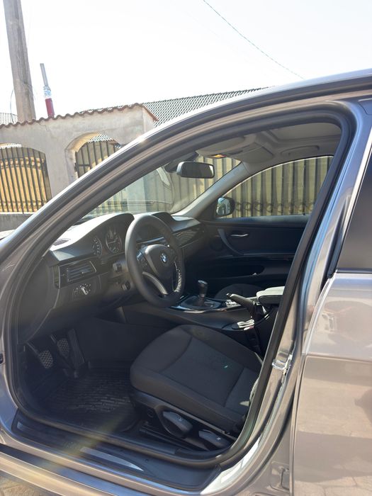 BMW e90 LCI 318D 2009