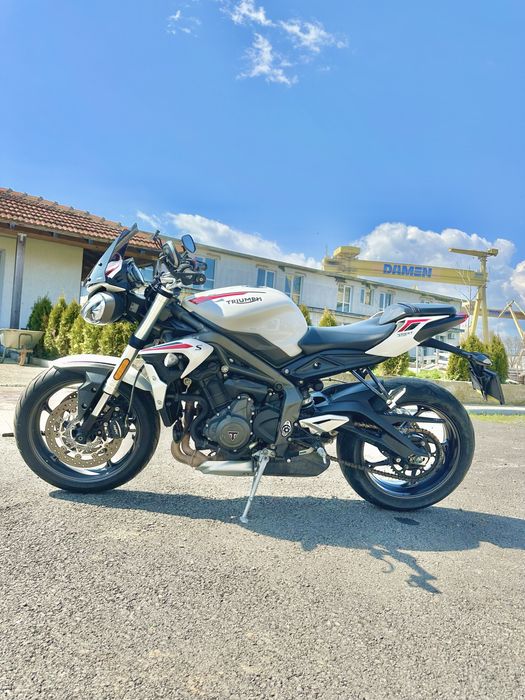 Triumph Street Triple S 660 A2 intretinuta istoric ,revizii la reprezentanță,carte service