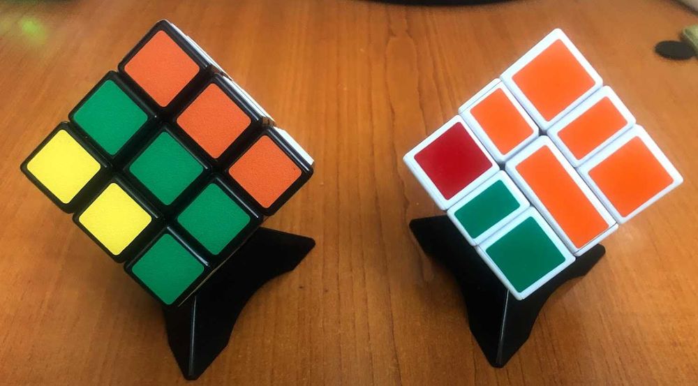 2 Jucarii - Cub Rubik multicolor si Cub Magic Sheng Shou Square