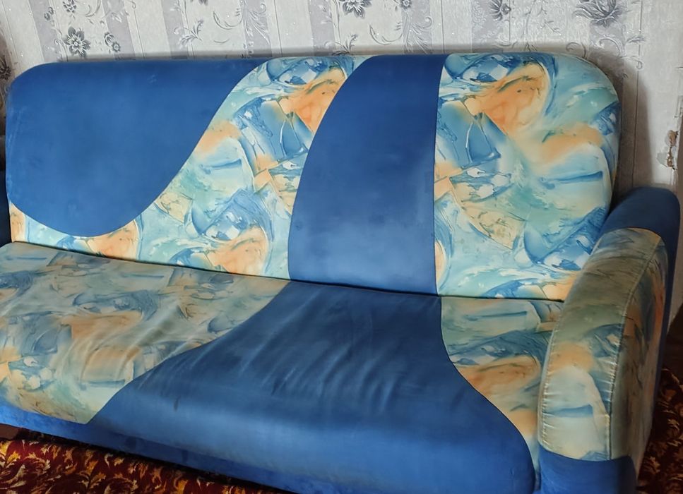 Продам диван срочно