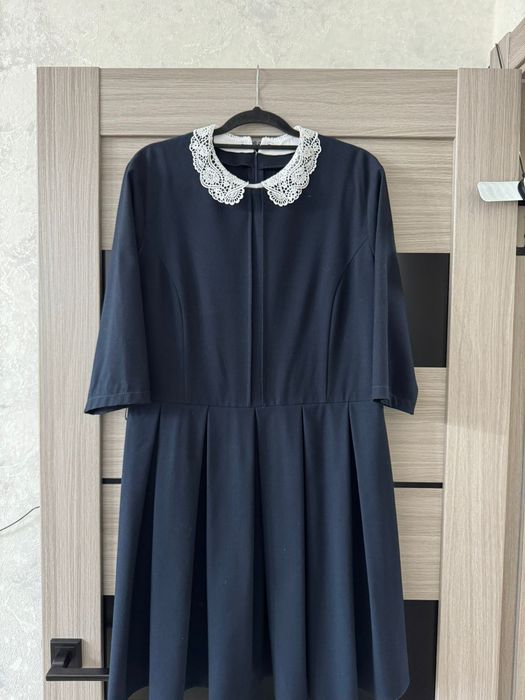 Продам школьное платье