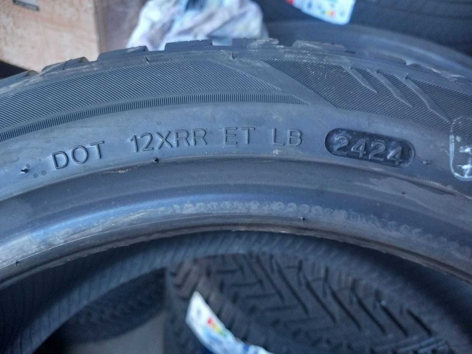 225 45 17 Anvelope iarna noi Laufenn i Fit +