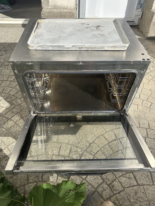 Cuptor profesional METRO 3,65 kW – aproape nou, în garanție