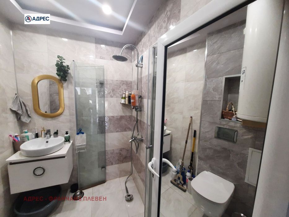 Продава се Двустаен апартамент в Враца, Център - 62 кв.м за 1980 €/кв.м - Снимка #4