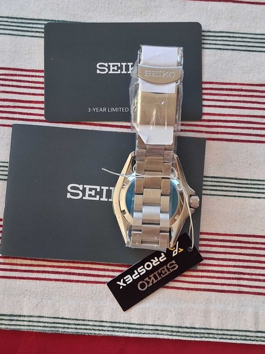 Seiko Prospex 4R Red SRPL11K1  "Shog-urai" 200m Diver 's watch