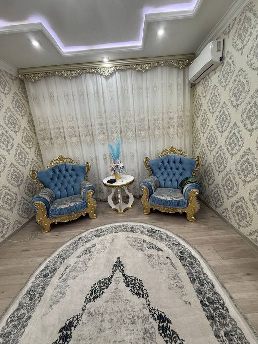 Ajoyip 4talik divan kreslo nabor sotladi